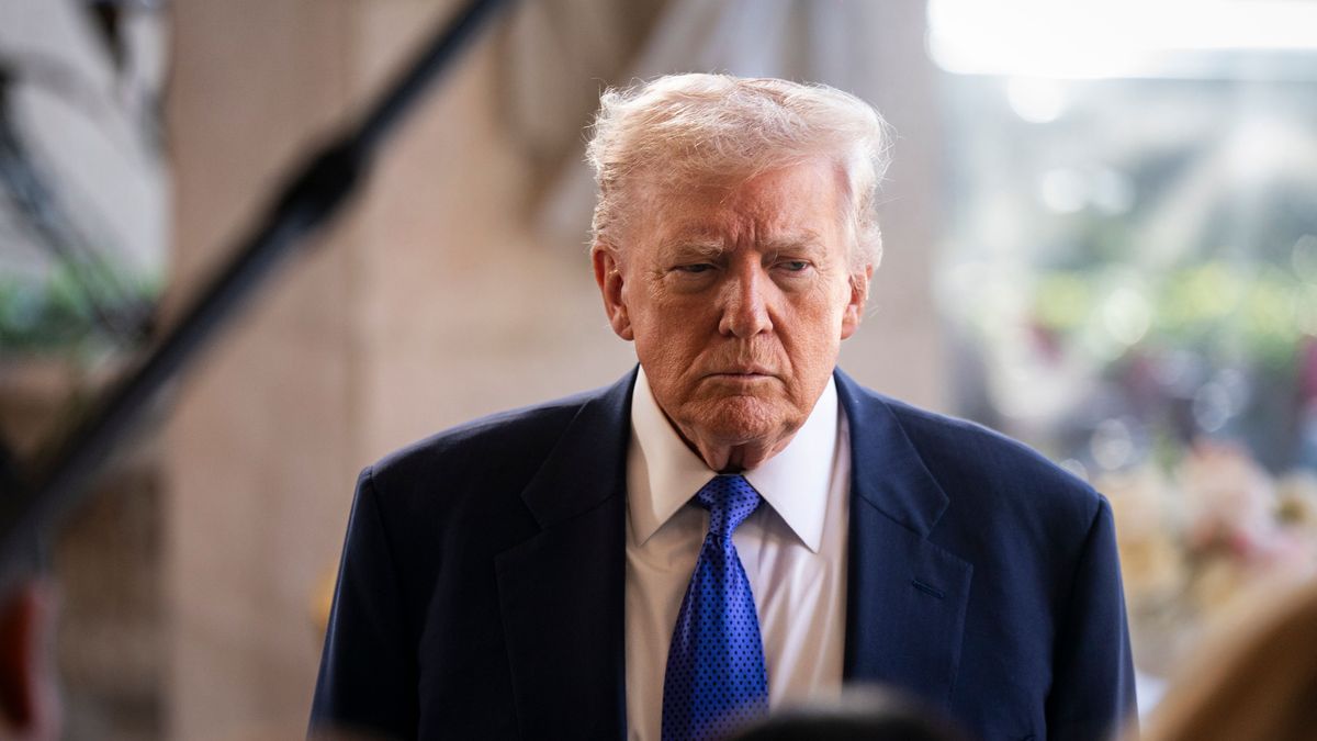 Трамп Иранға қарсы «жойқын экономикалық операция» басталғанын мәлімдеді