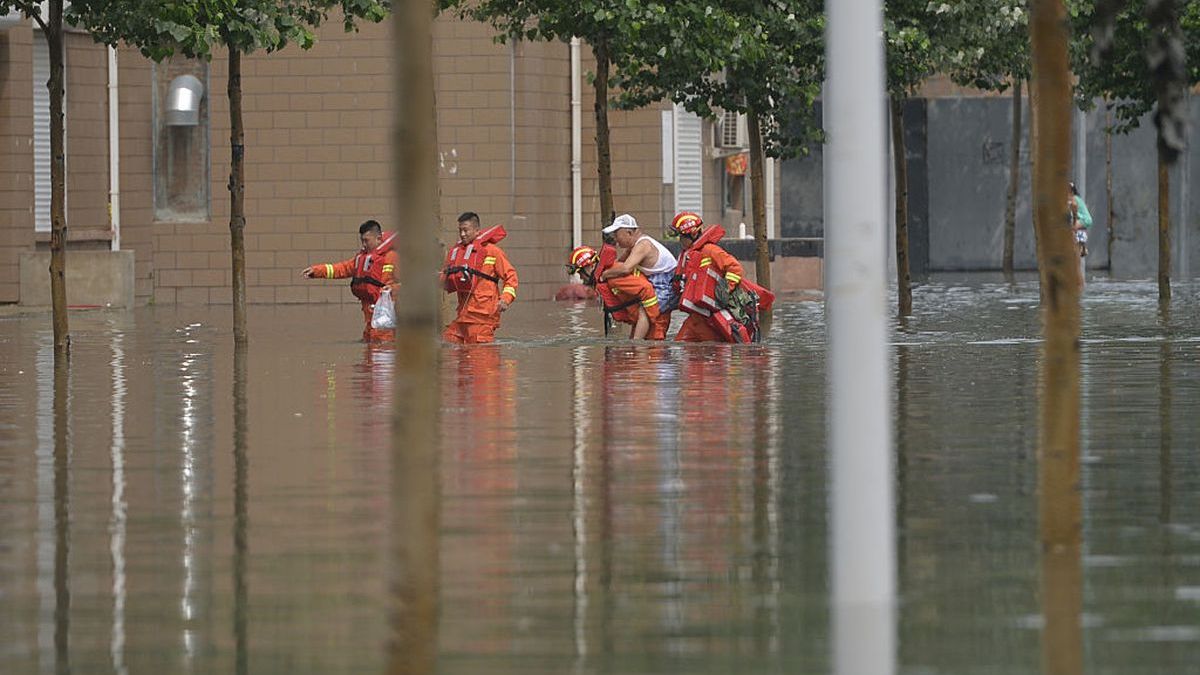 Қытайдағы су тасқынынан 150-ден астам адам қаза тапты