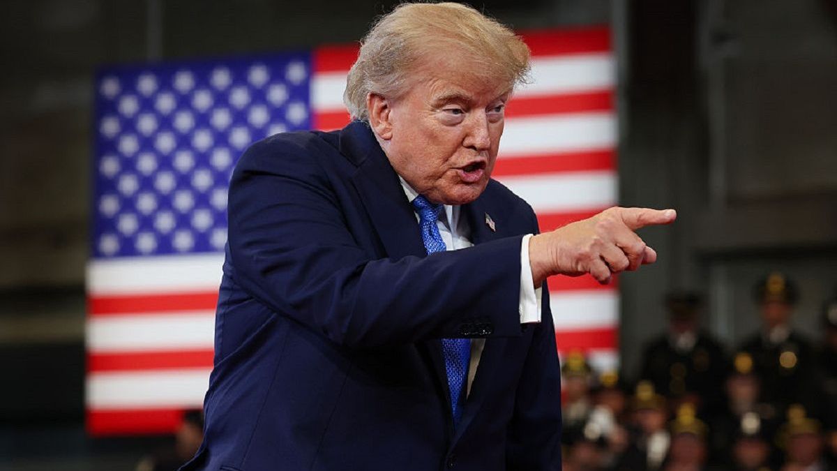 US Threatens to Cut Dollar Access for Countries Not Backing Iran Sanctions