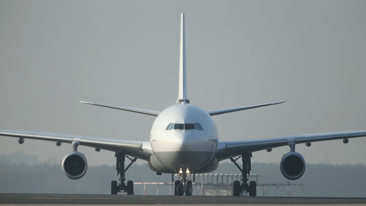 Five Injured After Laptop Catches Fire on US Flight