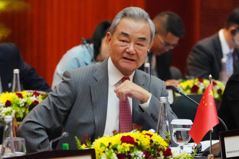 China's FM Calls for Steps Ahead of US-China Summit