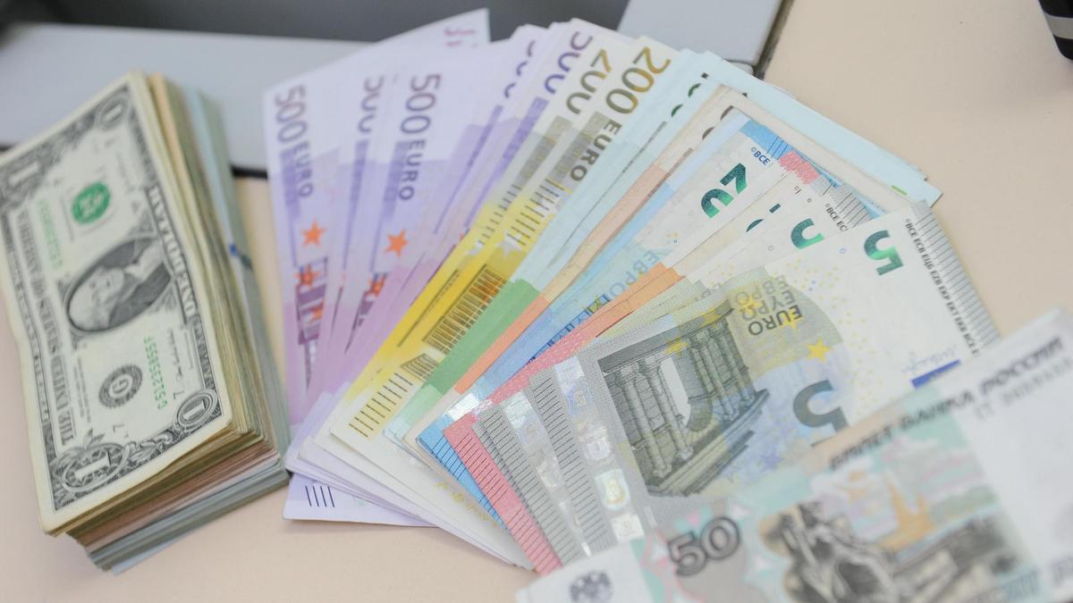 Қазақстандықтар еуроны емес, рубльді белсенді сатып ала бастады