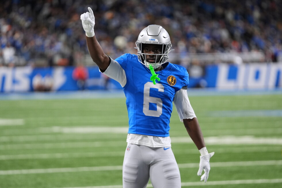 Seahawks sign CB Terrion Arnold amid felony charges