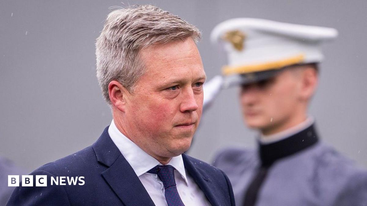 АҚШ армия хатшысы Дэн Дрисколл қызметінен кетті