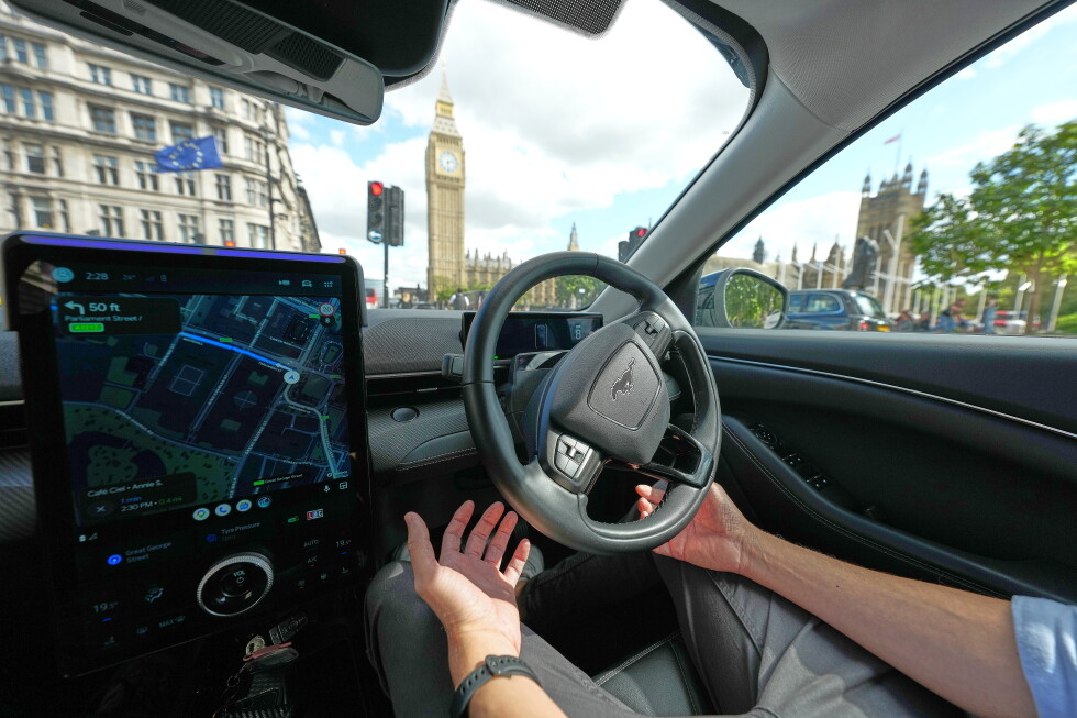 В Лондоне запустили первый сервис роботакси Uber