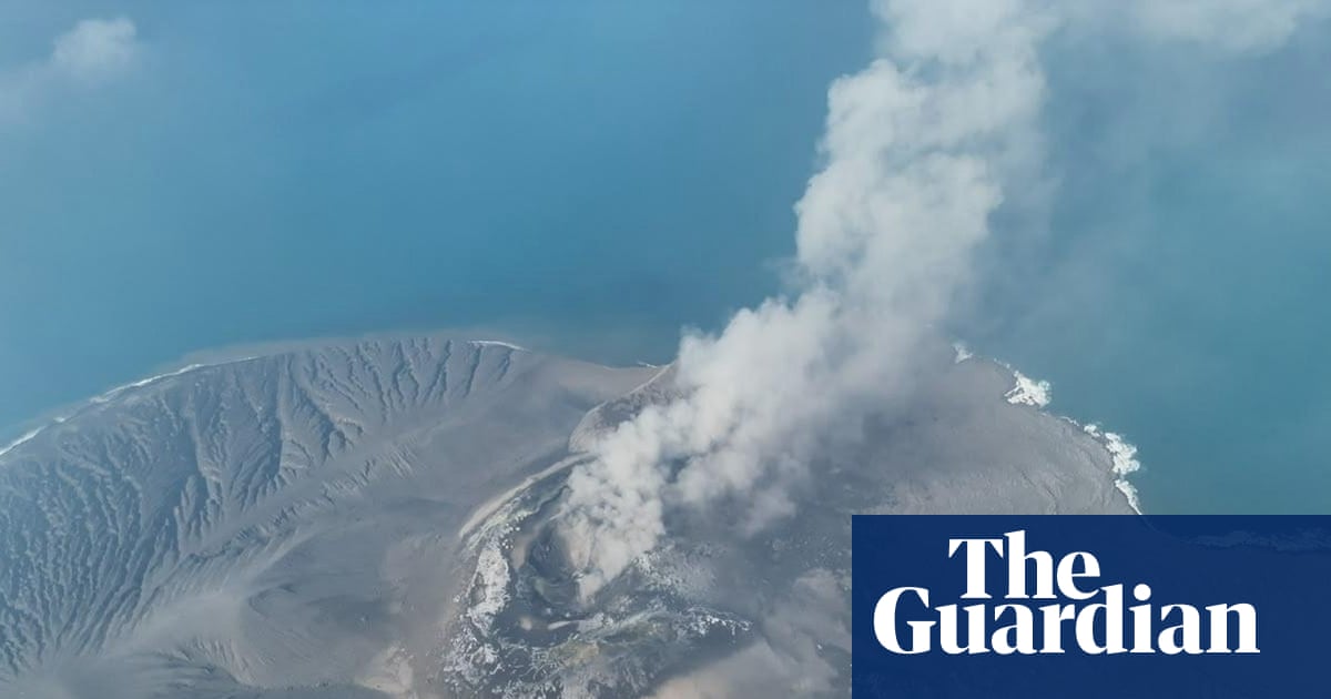 印度尼西亚火山喷发导致八座机场停运