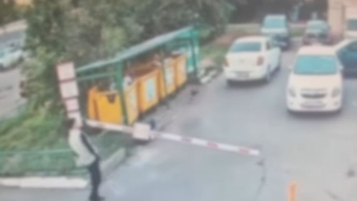 Astana man, 20, fined 216,250 tenge for damaging barrier