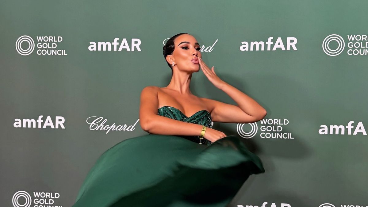 Мадлен Венециядағы amfAR гала-кешіне чемоданы ұрланған соң шықты