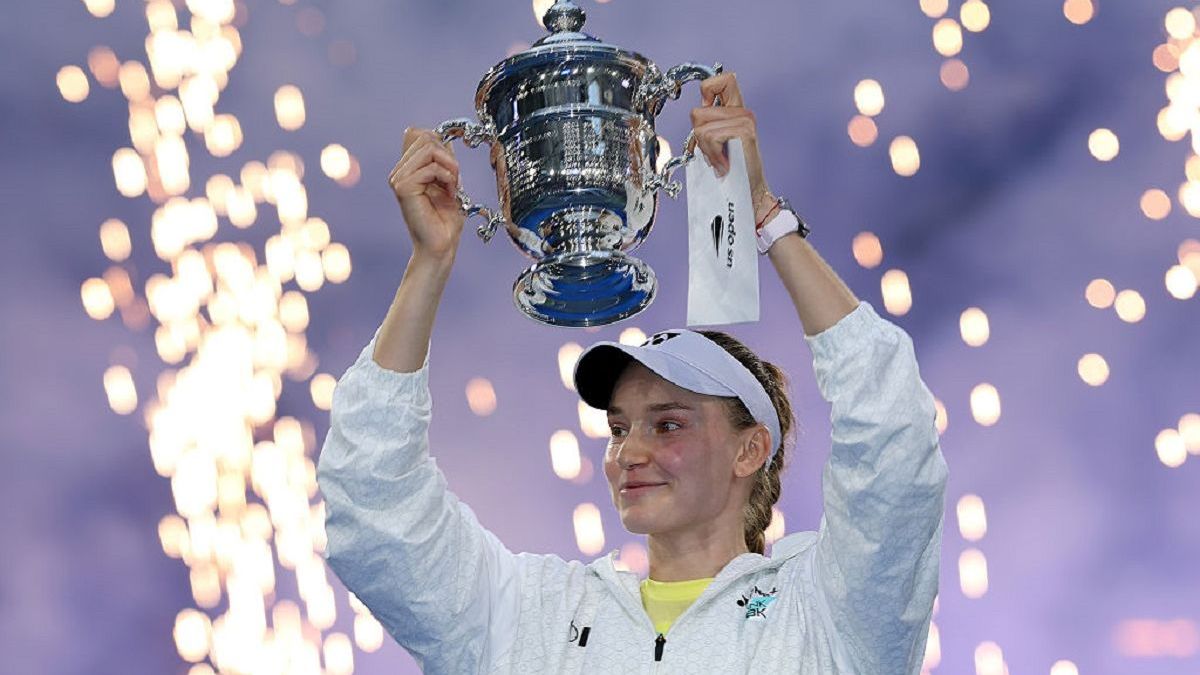 توقايەۆ رىباكينانى US Open-داعى تاريحي جەڭىسىمەن قۇتتىقتادى