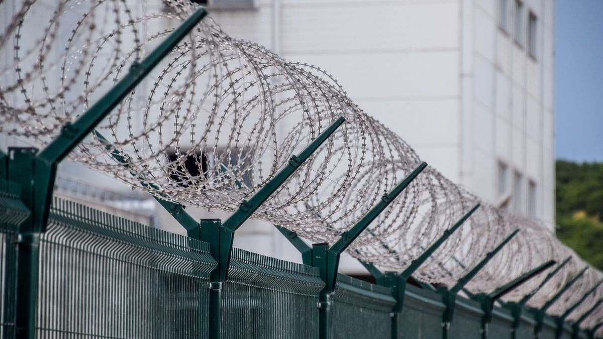 Inmate Extorted Money from Hostages in Sauna via Video Call