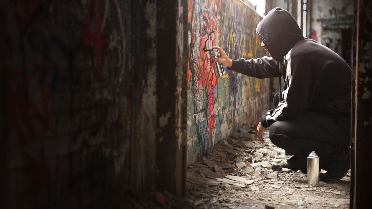 Parents of teenagers punished in Astana for obscene graffiti in underpasses