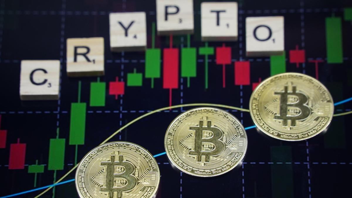 Биткоин 85 мың доллардан асты — 2026 жылдың қаңтарынан бері алғаш рет