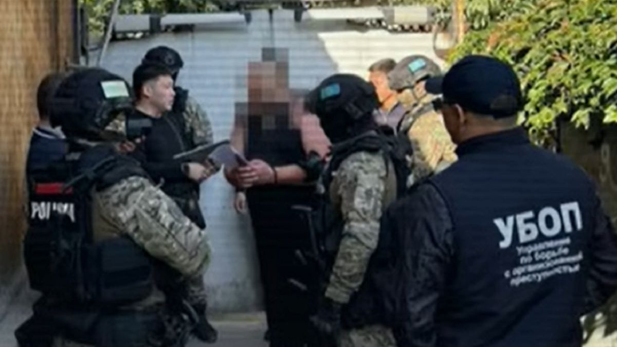 Four detained in Almaty for extortion posing as organized crime officers