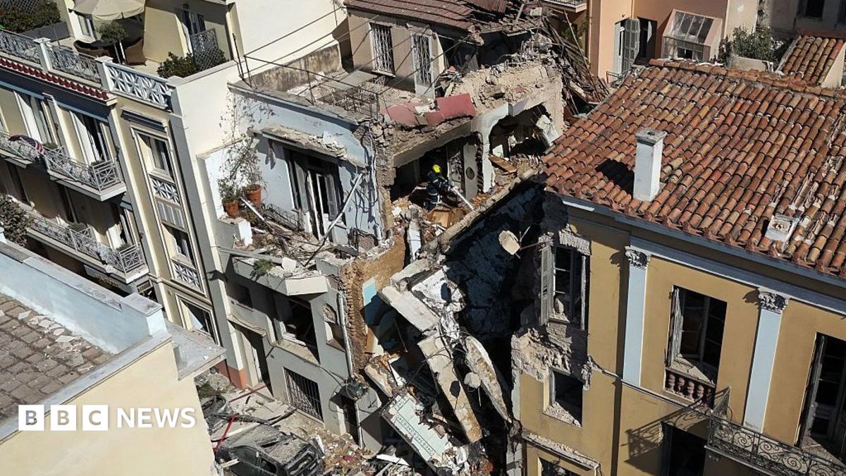Atina'da patlama: Akropolis yakınlarında bir kişi öldü, beş kişi kayıp