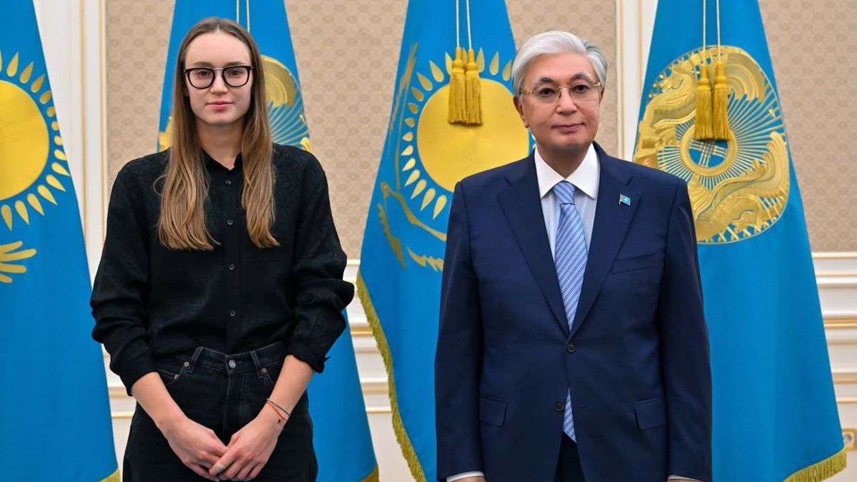 Тоқаев әлемнің бірінші ракеткасы Елена Рыбакинамен кездесіп, оны «Барыс» орденімен марапаттады