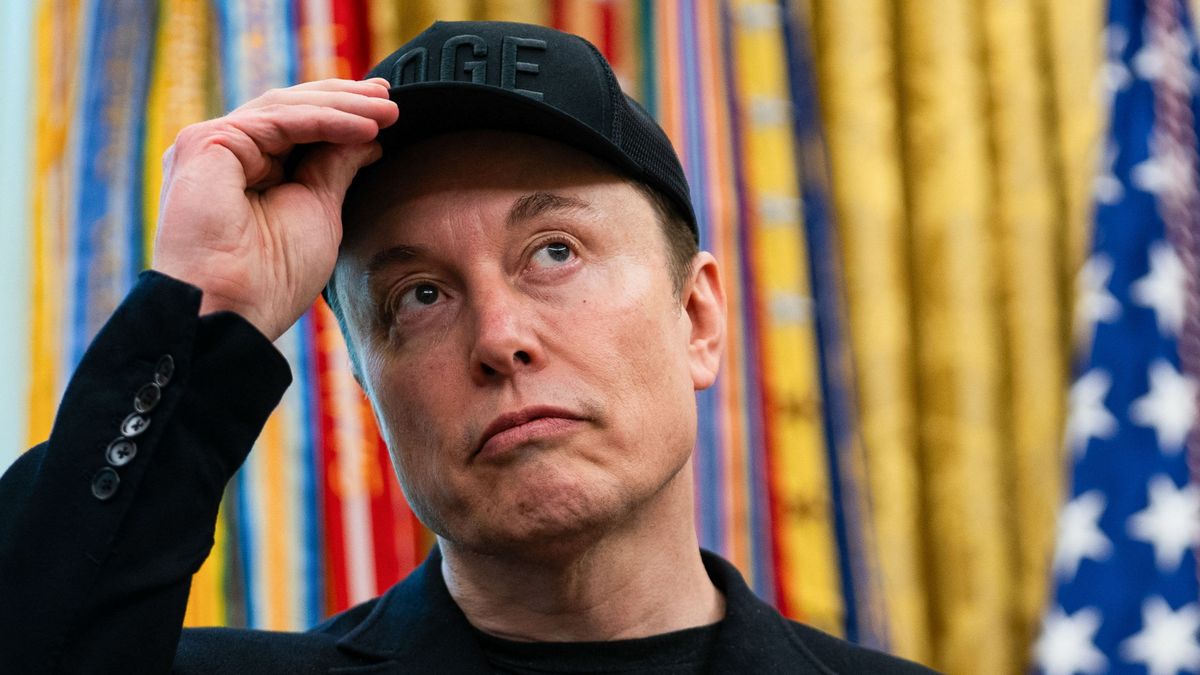 Elon Musk, SpaceX ve Tesla hisselerindeki artışla trilyoner statüsünü geri kazandı