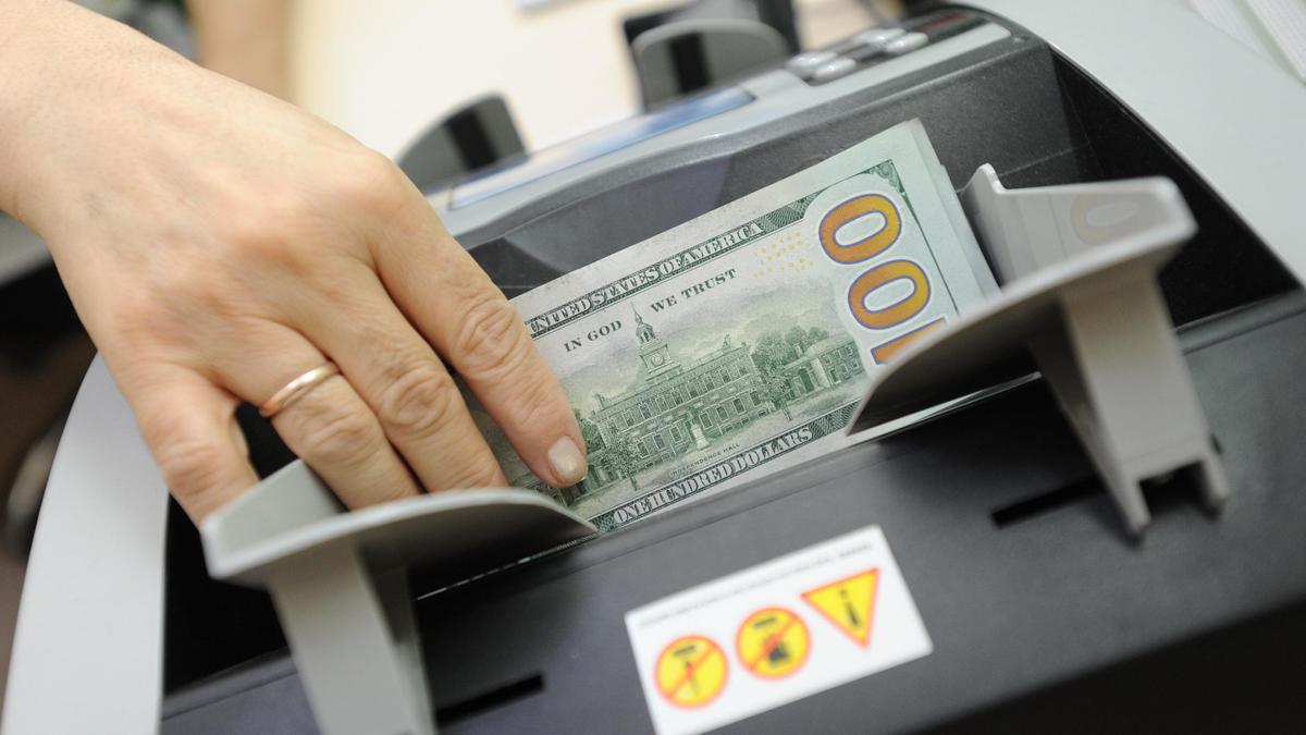 Қазақстанда доллар 448 теңгеге дейін арзандады, Алматыда 499 теңге бағасы байқалды