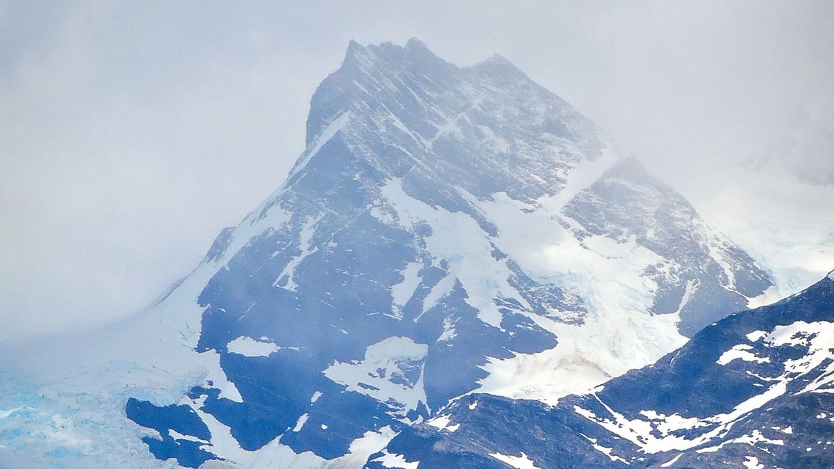 Swiss glaciers lost over 5% of volume in a single year