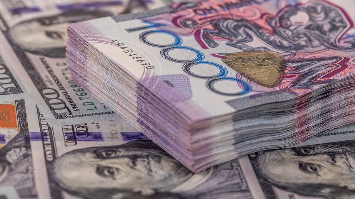 Tenge Strengthens on Exchange: Dollar Falls to 451.31 Tenge