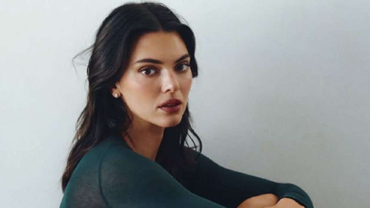 Кендалл Дженнер в рекламе белья собрала более 1,2 млн лайков в Instagram