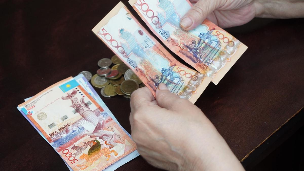 «Күміс жас»: мемлекет 50-ден асқан қазақстандықтарға қалай төлейді