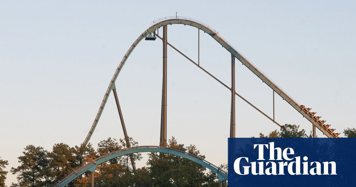 Six Flags «Голиаф» аттракционын қауіпсіздік белдіктерімен қайта ашады