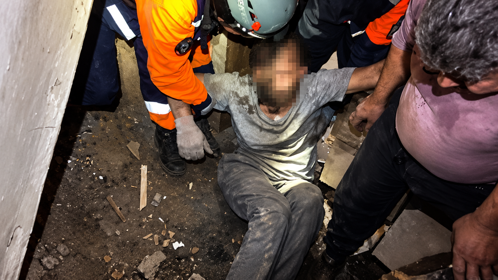 Man trapped under collapsed ceiling during house renovation in Semey