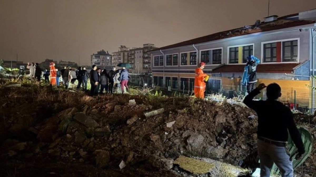 Tornado in Antalya kills four workers as containers destroyed at construction site