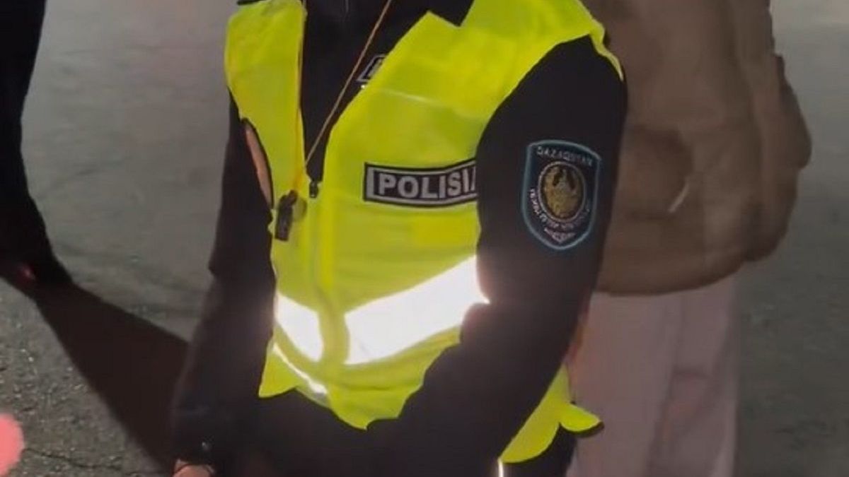 Türkistan'da polis üniformalı çocuğun babasına ceza