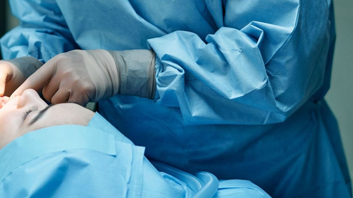 Aktau Court Awards 3 Million Tenge to Patient for Failed Plastic Surgery