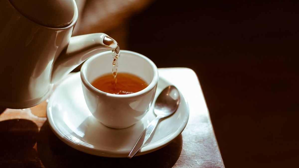 Tea cuts vascular disease risk by 11%, but scalding brew has opposite effect