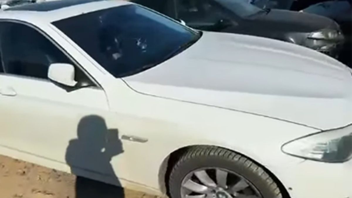 BMW driver in Astana arrested for 5 days for hiding license plate