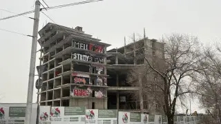 Almatydaǵy Mellstroy graffıtıi: uzaq ýaqyt boıy nazarda bolǵan nysan buzylmaq