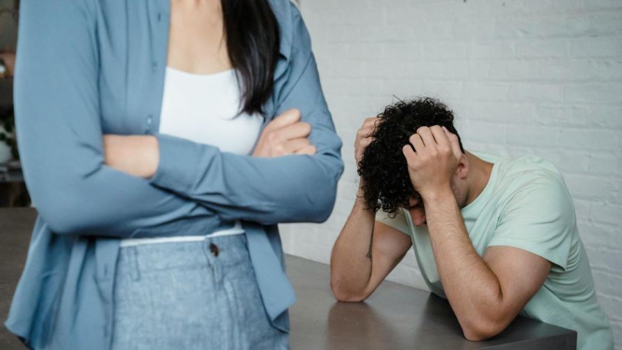 Atyraýdaǵy joǵalǵan otbasy: Jýrnalıstiń shýly málimdemesi