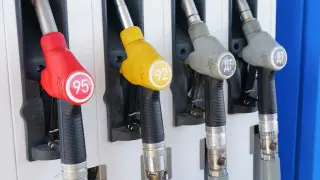 قازاقستاندا بەنزين باعاسى رەسەيمەن تەڭەسە مە؟ مينيسترلىك تۇسىنىكتەمە بەردى