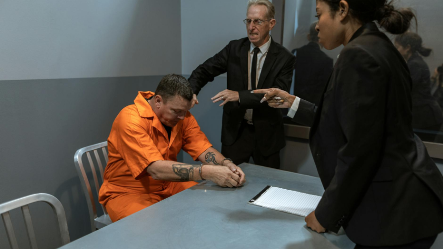 Qabatovtyń toqalyna til tıgizgender jaýapqa tartyldy