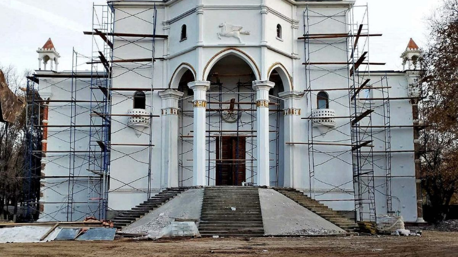 Атыраудағы мәдениет сарайының құпиялы реставрациясы: неге акимат ашықтықтан қашады?