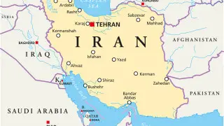 يراندىق كاتەرلەر اقش تۋى استىنداعى تانكەردى توقتاتۋدى تالاپ ەتتى