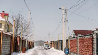 Алматыдағы Қайрат ықшамауданындағы 300 отбасы үйлерін бұзбауды сұрайды