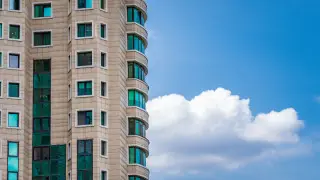 باعانىڭ كوتەرىلۋى: نارىق ساراپشىلارى تۇرعىن ءۇي باعاسىنىڭ ءوسۋىن جاساندى دەپ اتادى