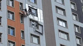 سكولكو ستويت سودەرجانيە جيليا ۆ كازاحستانە؟ رازبيراەمسيا ۆ مينيمالنىح تاريفاح