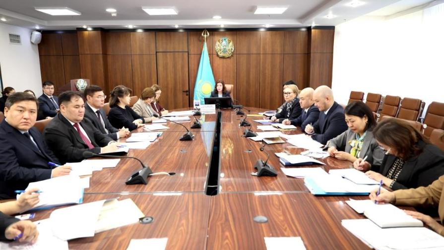 Bilim berý salasyndaǵy jańalyqtar: Muǵalimderdiń 53%-y kásibı baǵalaý sheginen óte almady