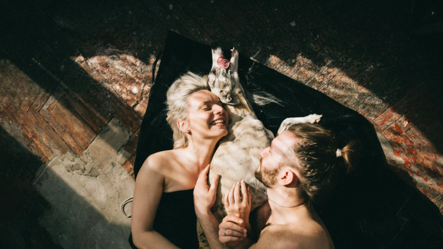 Blogger Eldos Kolobok Films Heated Argument with Wife Over Child