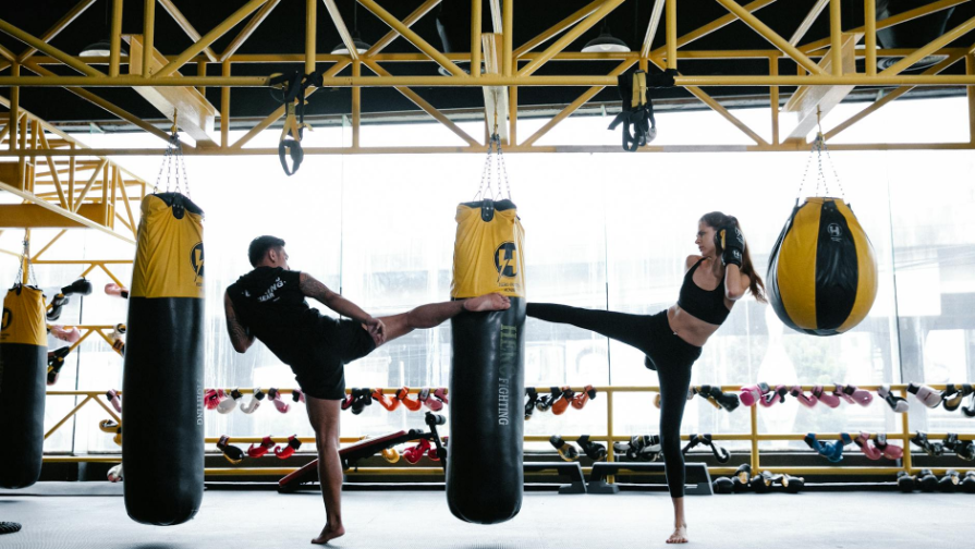 Qazaq kıkboksıńiniń ańyz adamy Sabyrjan Mahmetov ómirden ozdy