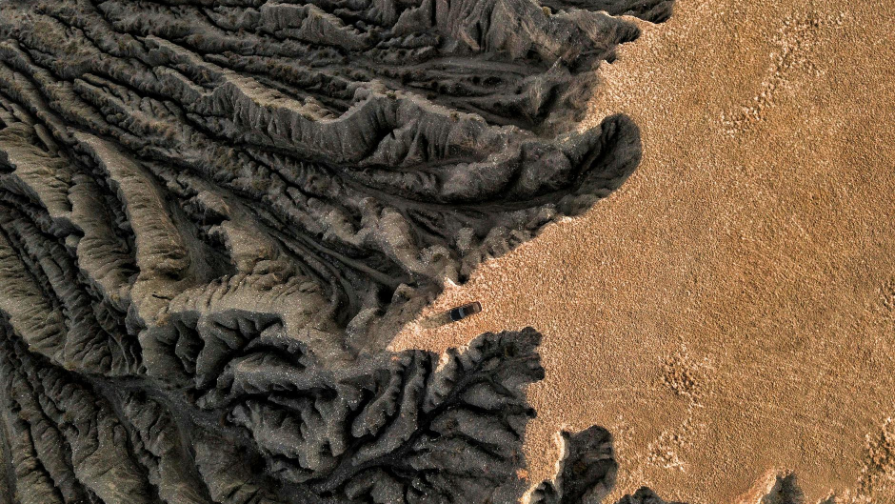 Қырғызстандағы билік тізгінінің өзгеруі: Қамшыбек Тәшиевтің қызметінен кетуінің себептері мен салдары