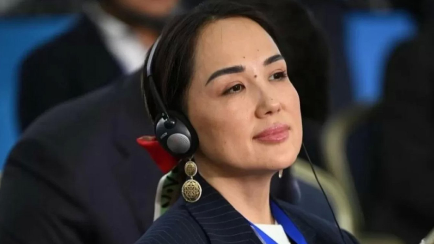 "Қатты өзгерген, түк жараспайды": Ләйлә Сұлтанқызының жаңа бейнесі жұртты таң қалдырды