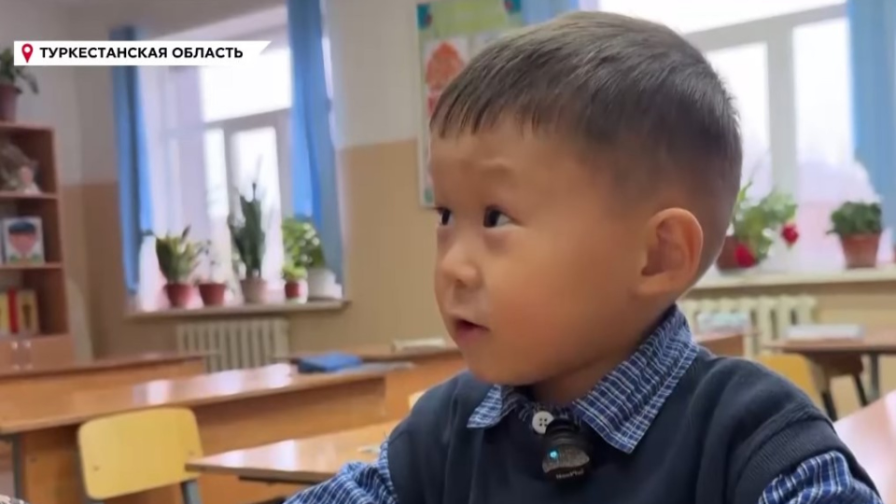 Төрт жасар Али Адамбек мектеп табалдырығын аттады