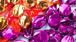 Атыраулық әйел кәмпиттен құрт тауып, супермаркеттен 250 мың теңге өндіріп алды