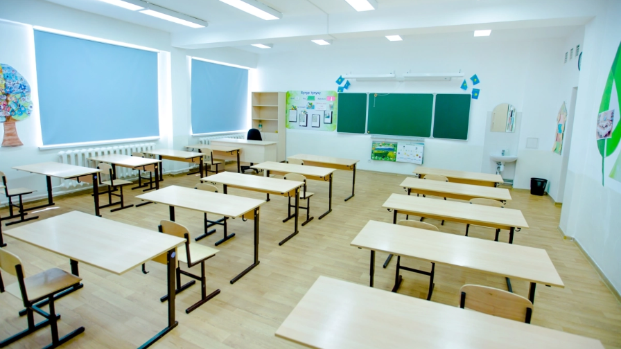 مەكتەپتە ءبىر كۇن ساباق بوساتۋ ءۇشىن انىقتاما قاجەت پە؟ زاڭگەر ءتۇسىندىردى