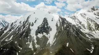 Лавиноопасность в горах Алматы: Туристам рекомендовано воздержаться от походов